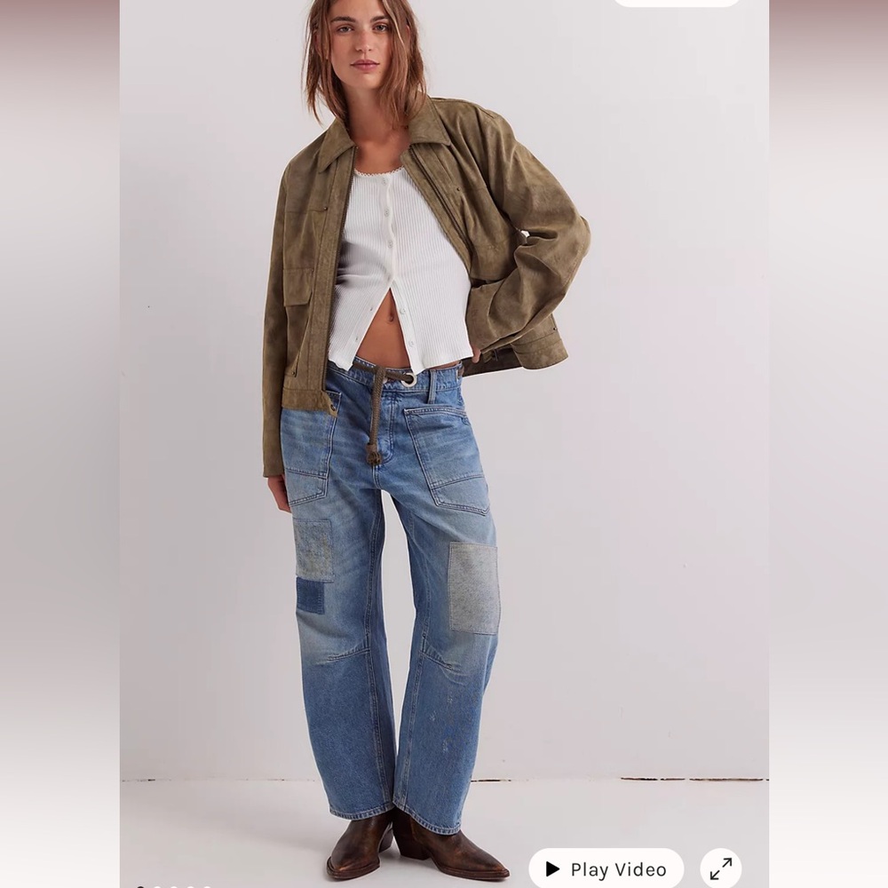 Free People Moxie Barrel Jeans. (102)